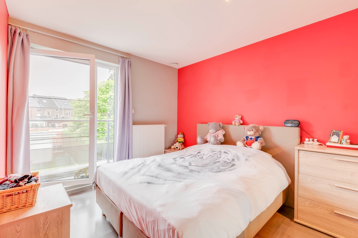 Subliem gelegen, recent gebouwde woning te Aalst. 