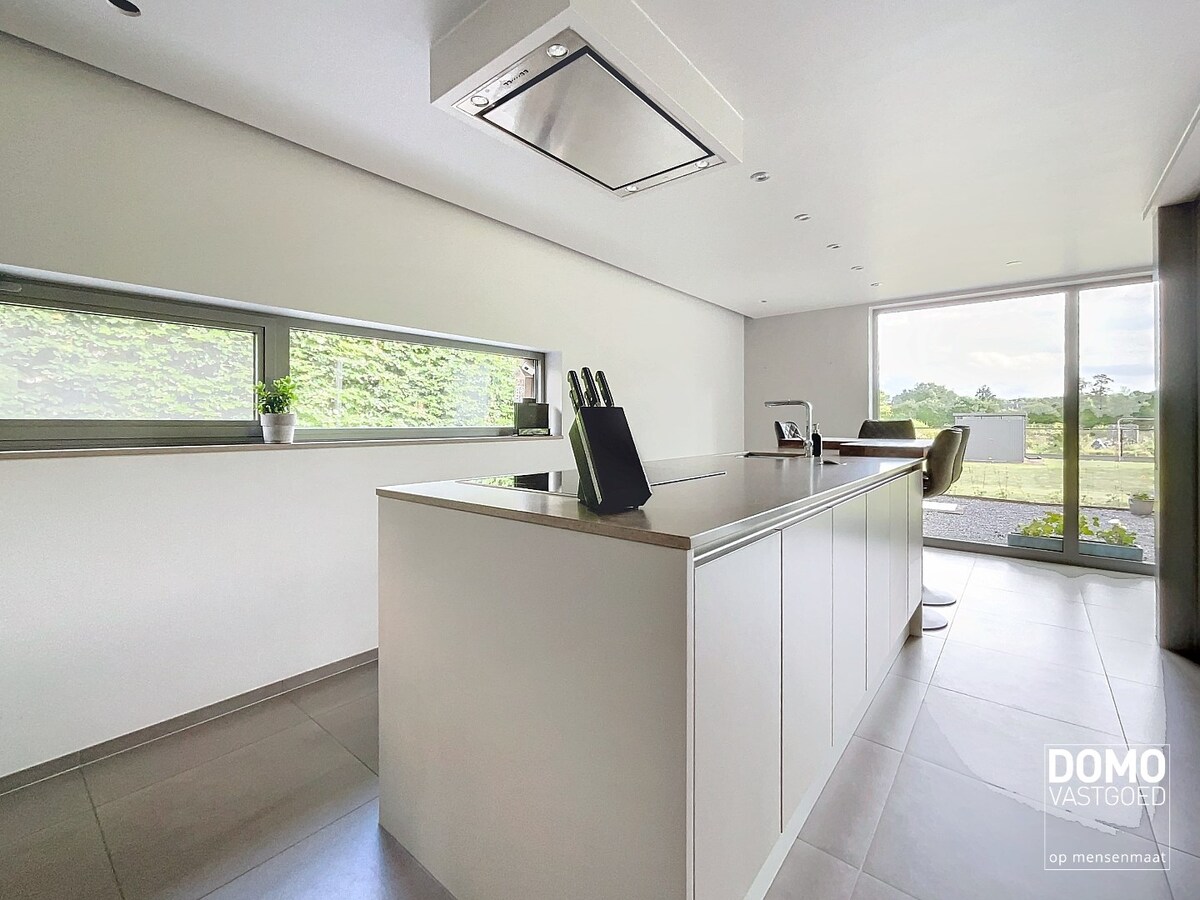 PRACHTIGE VILLA MET 3 SLAAPKAMERS, INPANDIGE GARAGE EN RUIME TUIN IN BOLDERBERG 