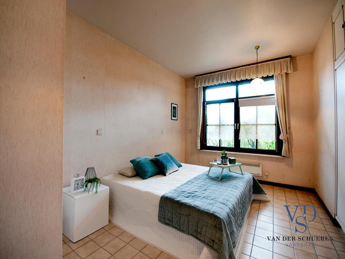 Degelijke villa op bijna 5000 m2 - exclusieve ligging nabij de Schelde in doodlopende straat ! 