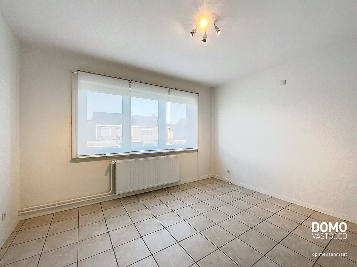 GERENOVEERDE WONING MET 3 SLAAPKAMERS, GARAGE EN TUIN TE KURINGEN 