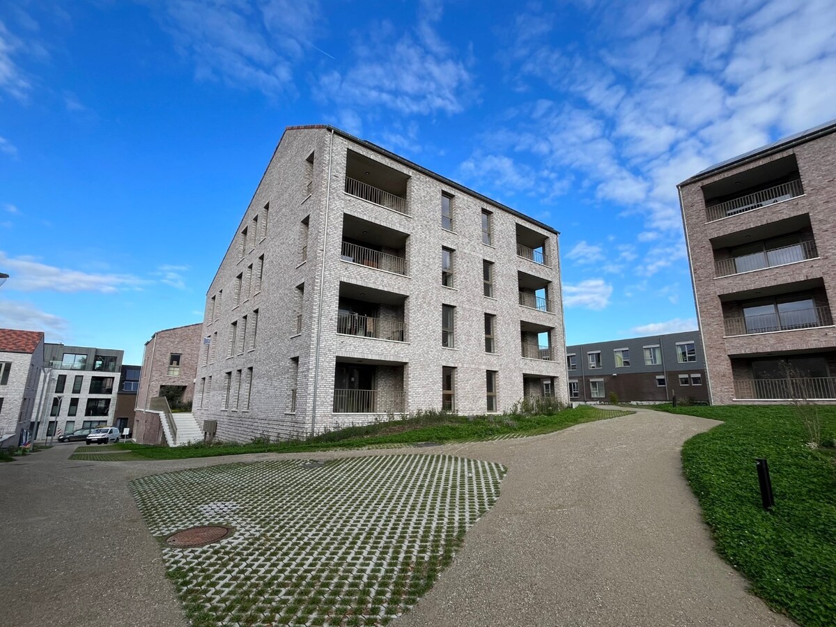Recent appartement met zicht op het Egmontpark. 