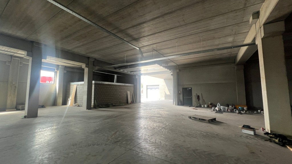 Nieuwbouw magazijnen te huur in de Pantserschipstraat in Gent