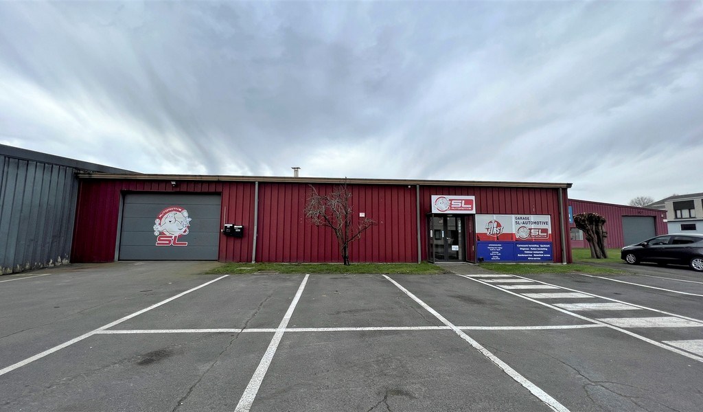 Bedrijfspand te huur in bedrijvenzone vlakbij E17 in Eke