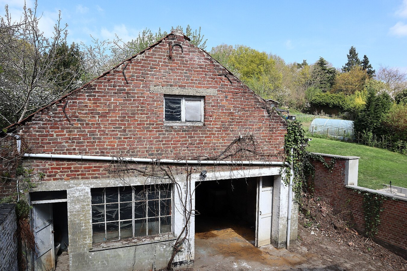 Te renoveren woning met magazijn/loods te Kessel-lo 