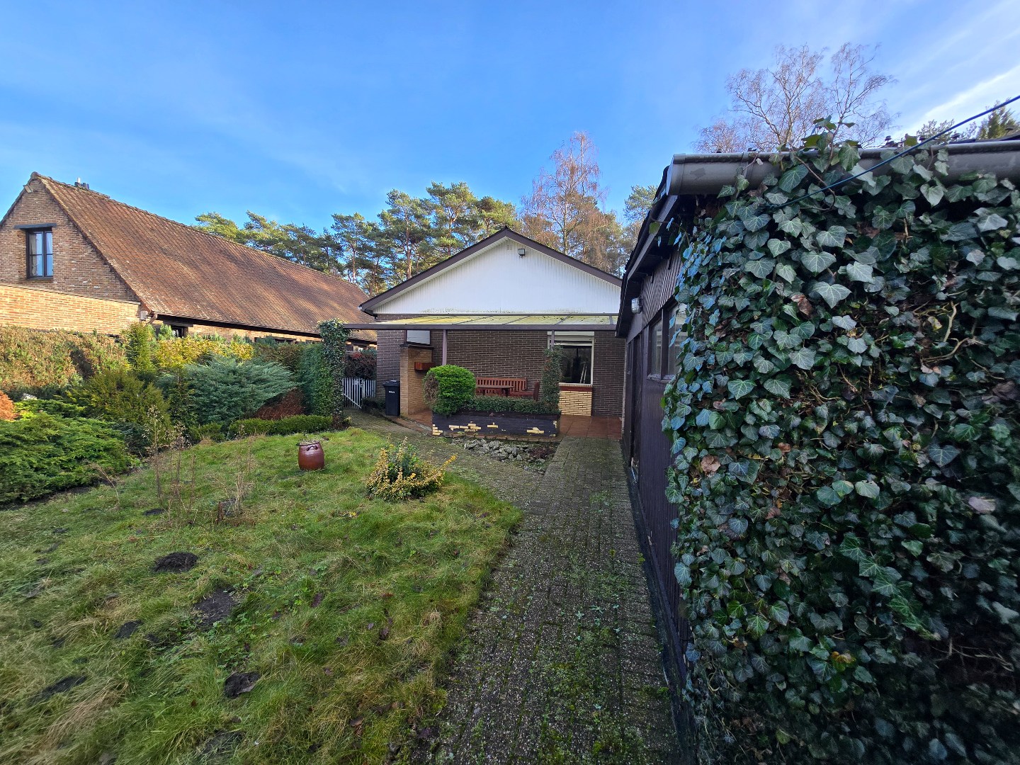 Charmante laagbouwvilla tegenover het Picardiebos in Schilde – renovatieproject met topligging 