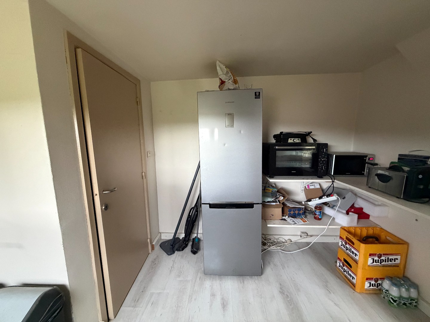 Charmante halfopen woning met garage, 2 slaapkamers en grote tuin 