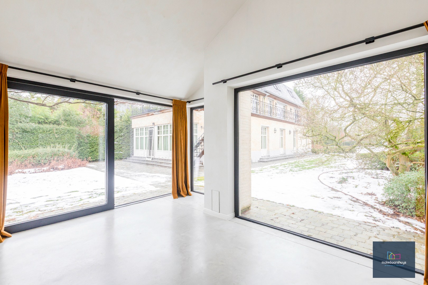 Exclusieve Franse manoir villa met bijhuis aan de Leie 