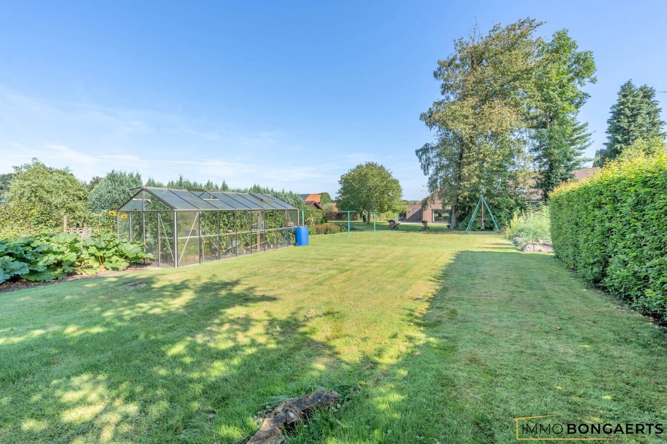 Ruime woning met 4 slaapkamers, tuin en garage in Opglabbeek. 