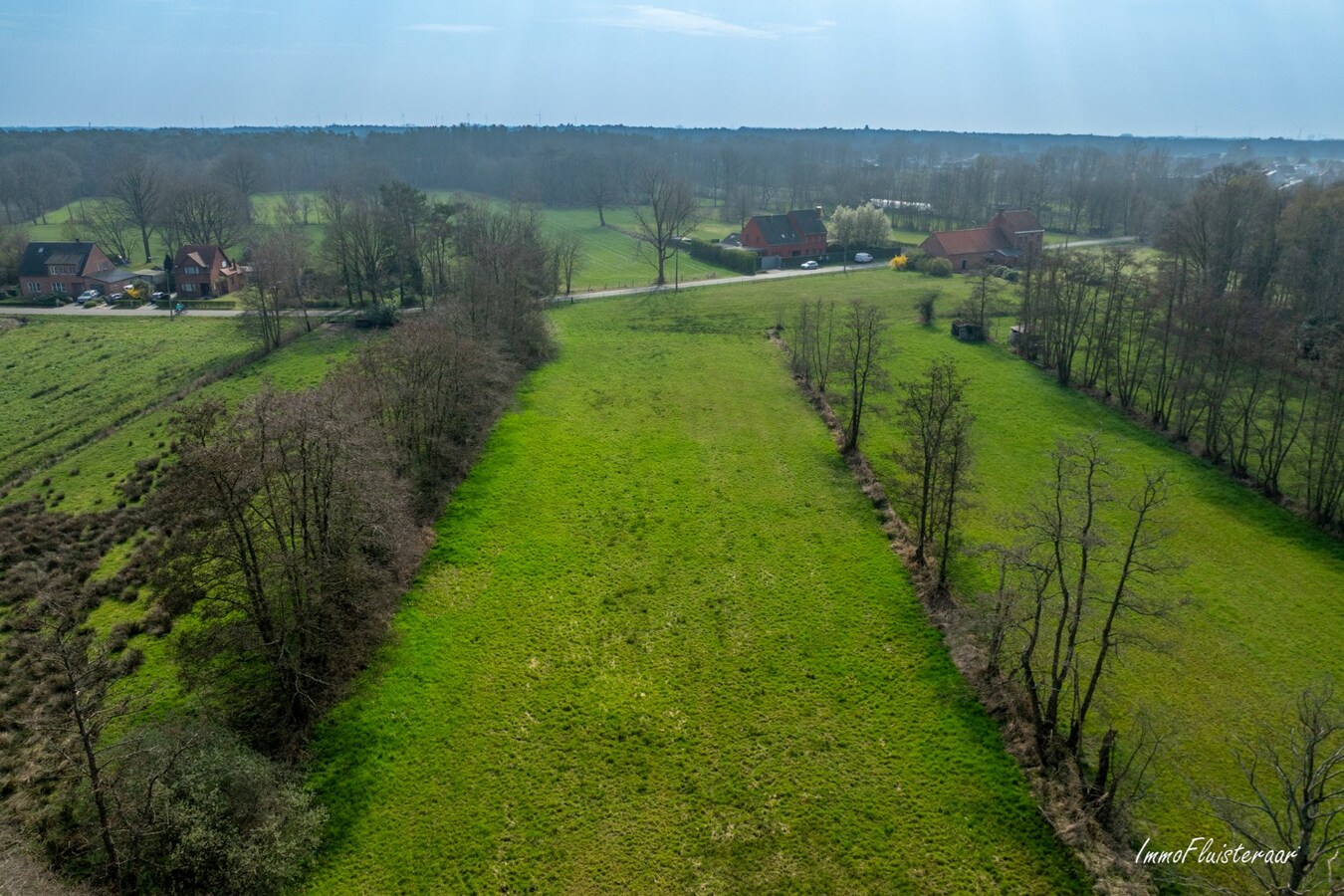 Statige woning met opslagruimte en stalgebouw op ca. 11.391 m2 te Geel 