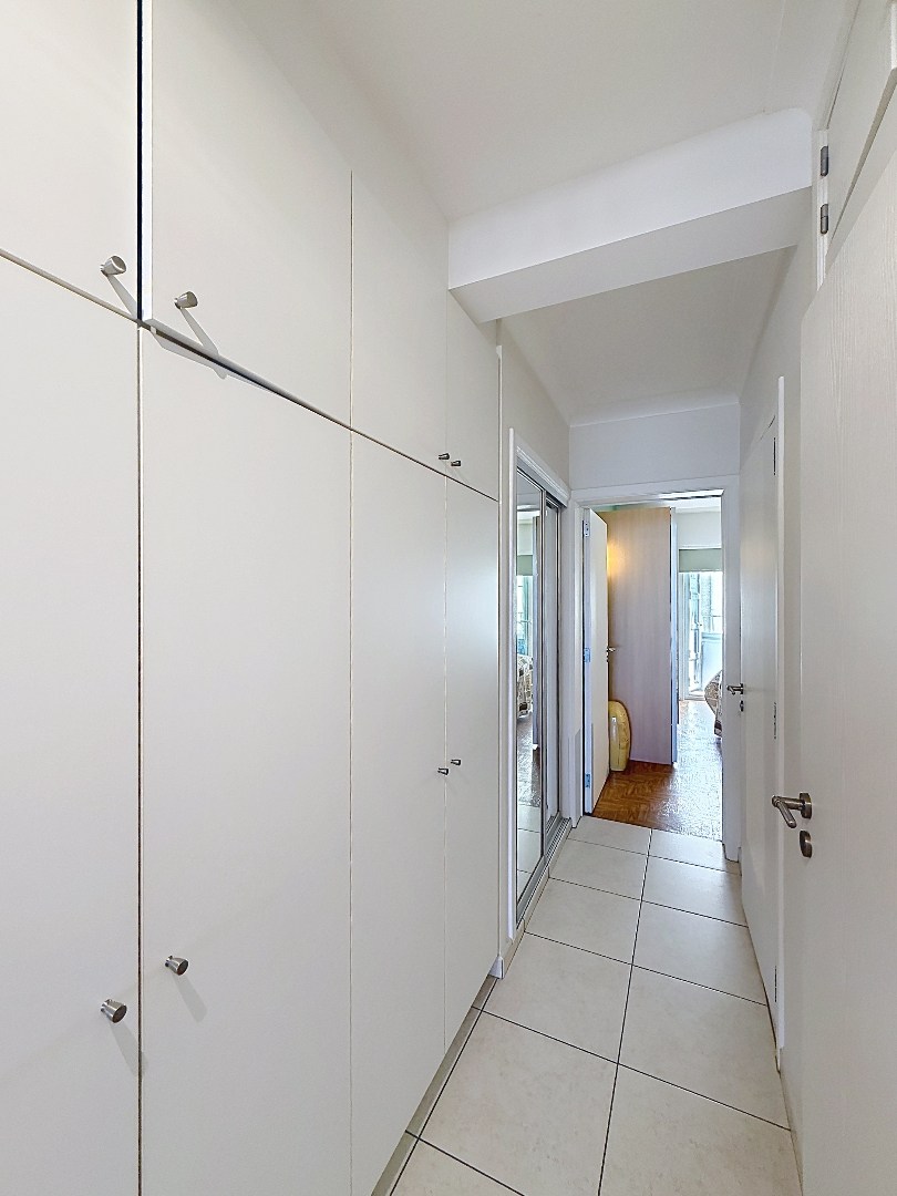 Prêt à emménager, appartement d'une chambre avec vue sur la mer. 