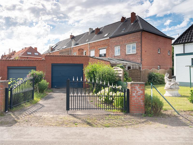 Interessant renovatieproject in groene omgeving 