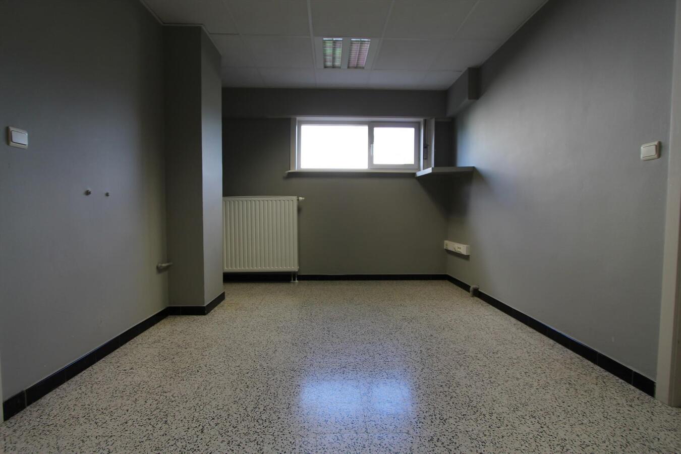 Woning met 4 slaapkamers en garage te Koekelare 