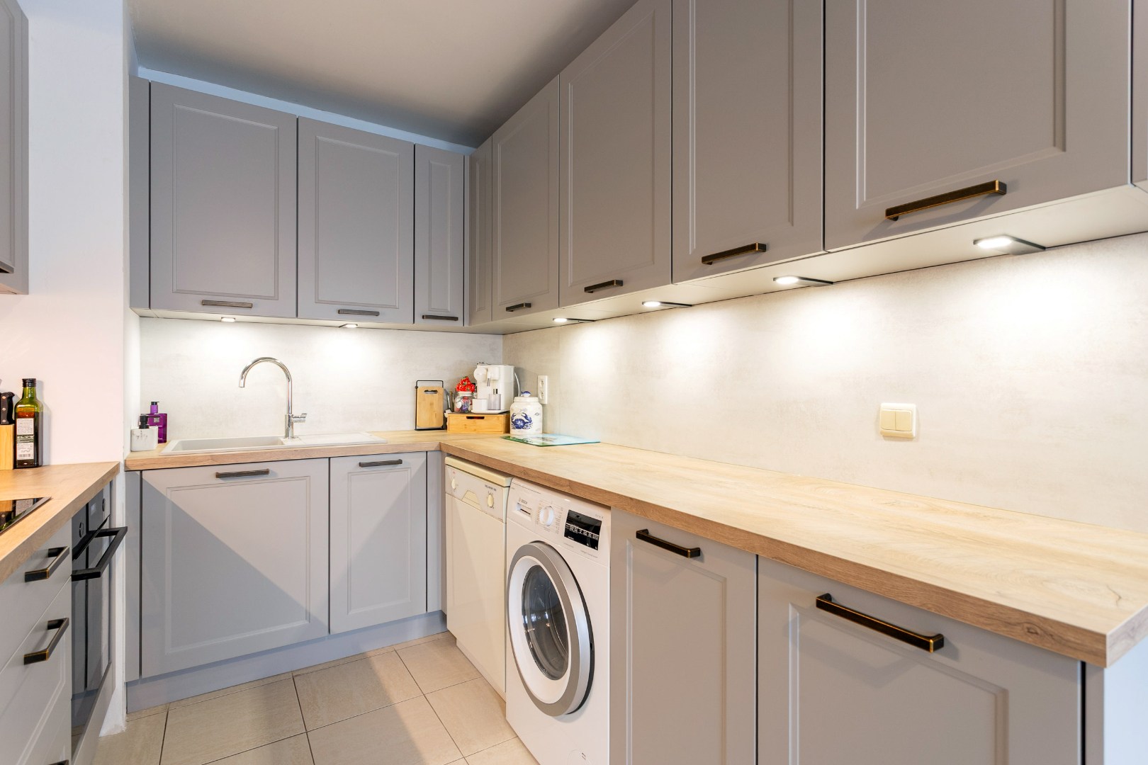 Instapklaar appartement met 2 slpk te Halle 