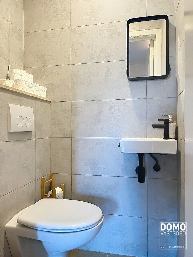 RUIM 2-SLAAPKAMERAPPARTEMENT MET TWEE TERRASSEN EN ENERGIELABEL B 