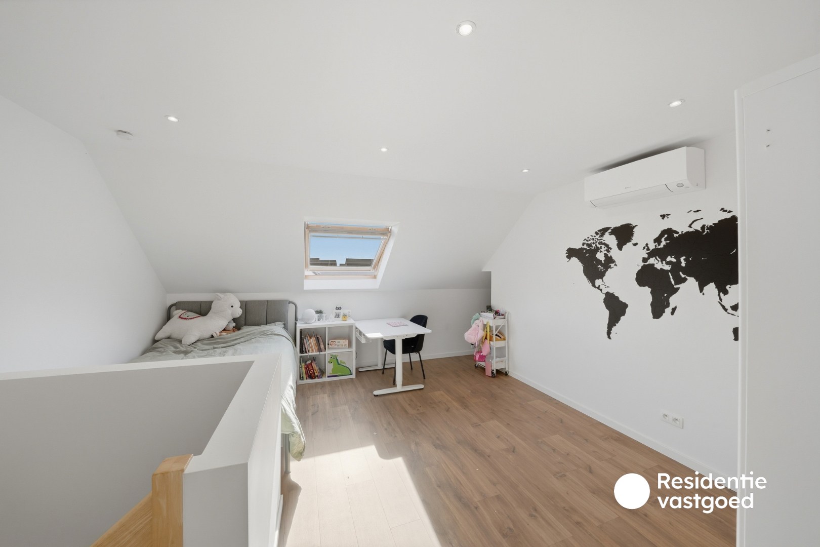 Instapklare woning te koop met garage en tuin! 
