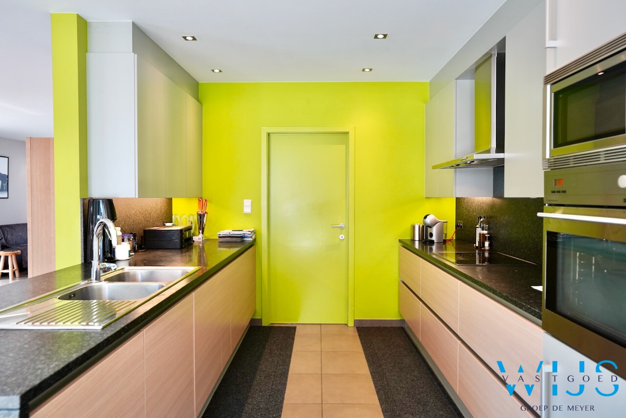 Stijlvolle alleenstaande woning met kapsalon te Kluizen 