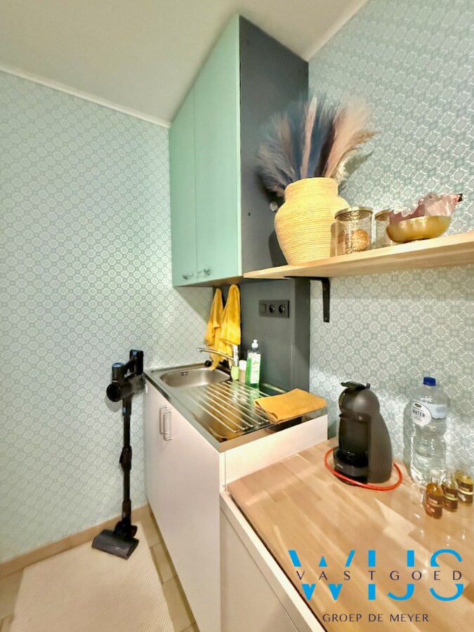 Toffe winkelruimte in centrum Ertvelde ! 