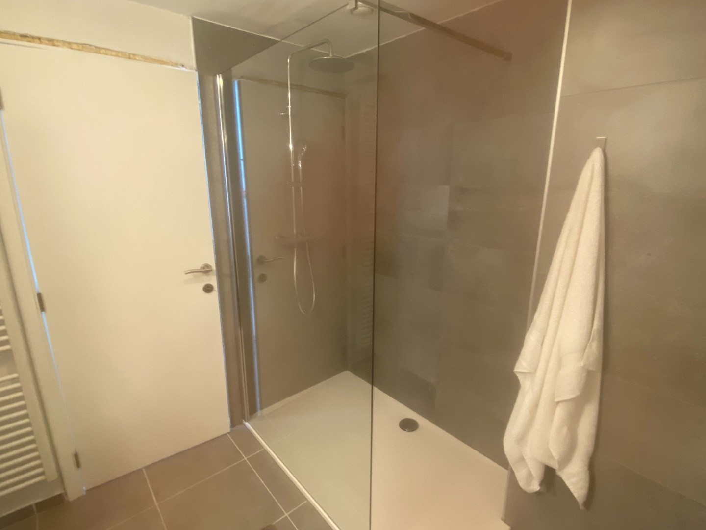 Gerenoveerd     1-slaapkamerappartement in hartje Waregem 