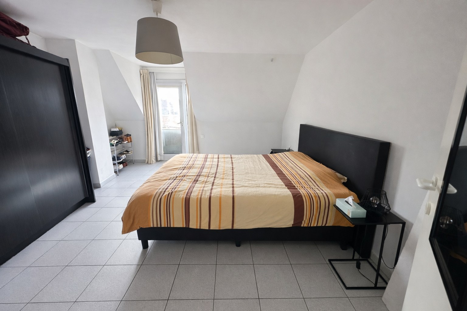 Lichtrijk 1-slpk appartement met zonnig terras, hartje Torhout 