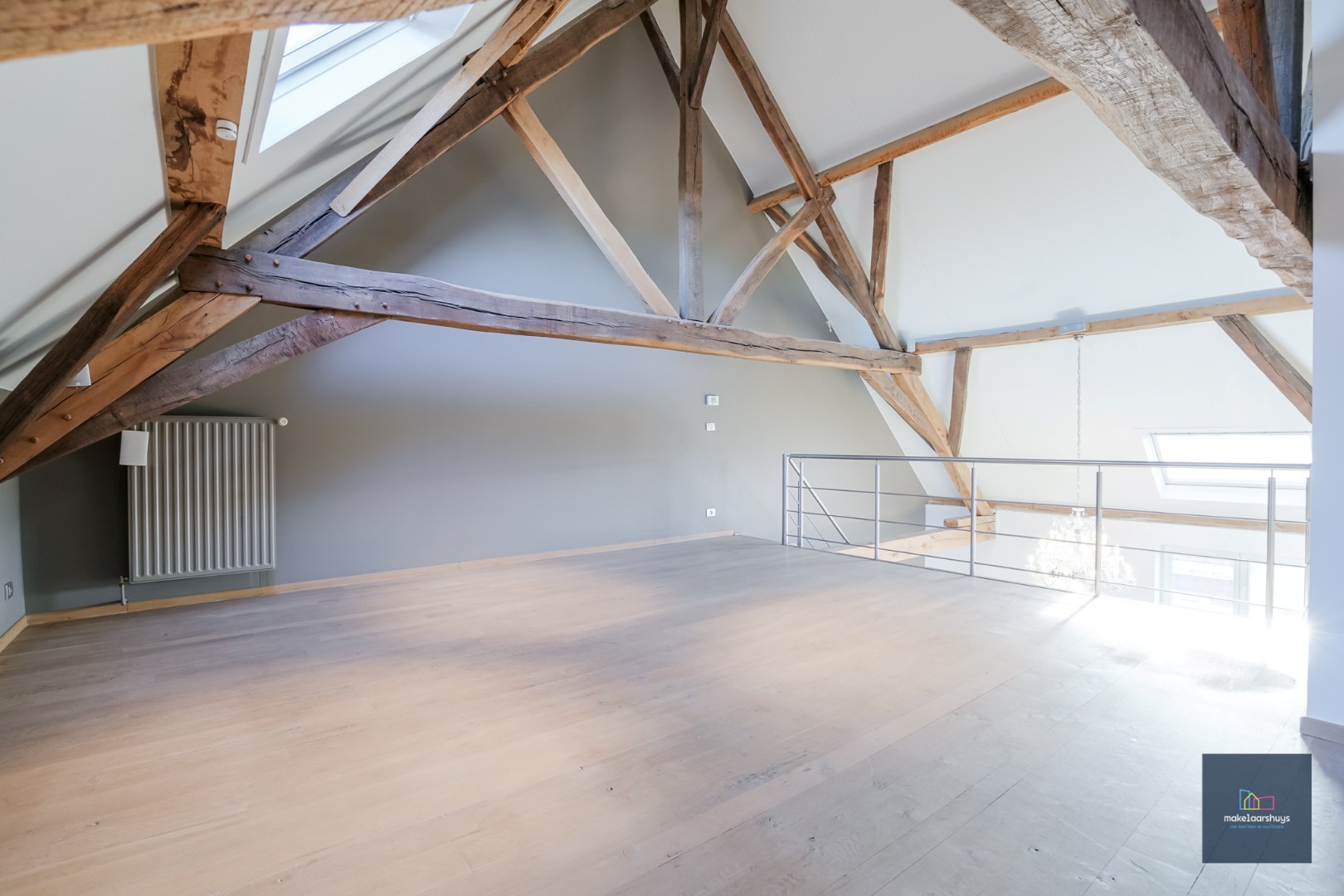 VERHUURD NSCHRIJVEN via de site ; Stijlvolle duplex in de hist. stadskern 