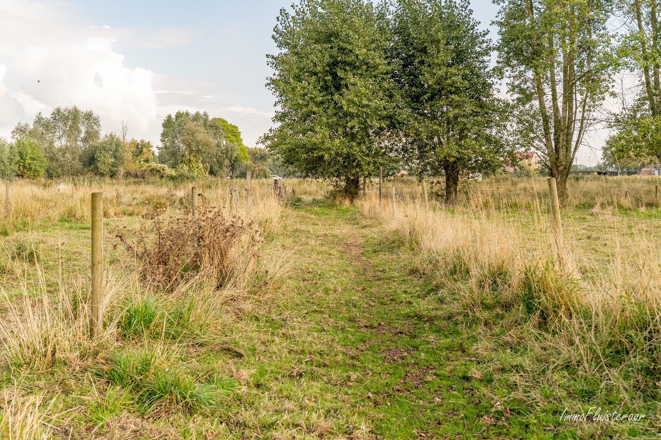 Charmante woning met stallen, buitenpiste en weide  op ca. 2 ha te OUDENBURG 