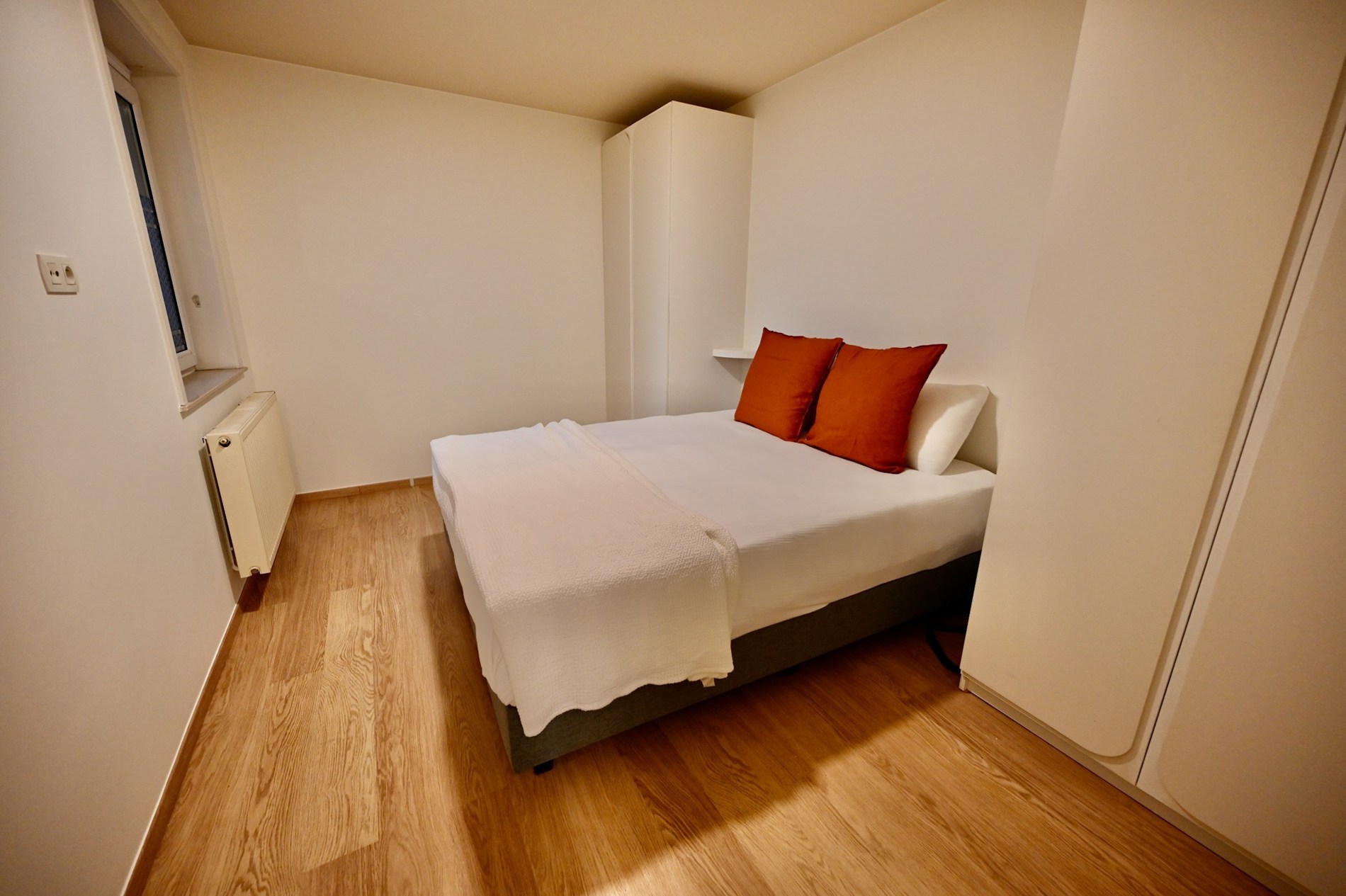 Appartement de 2 pièces situé au centre avec terrasse orientée sud sur la Lippenslaan. 