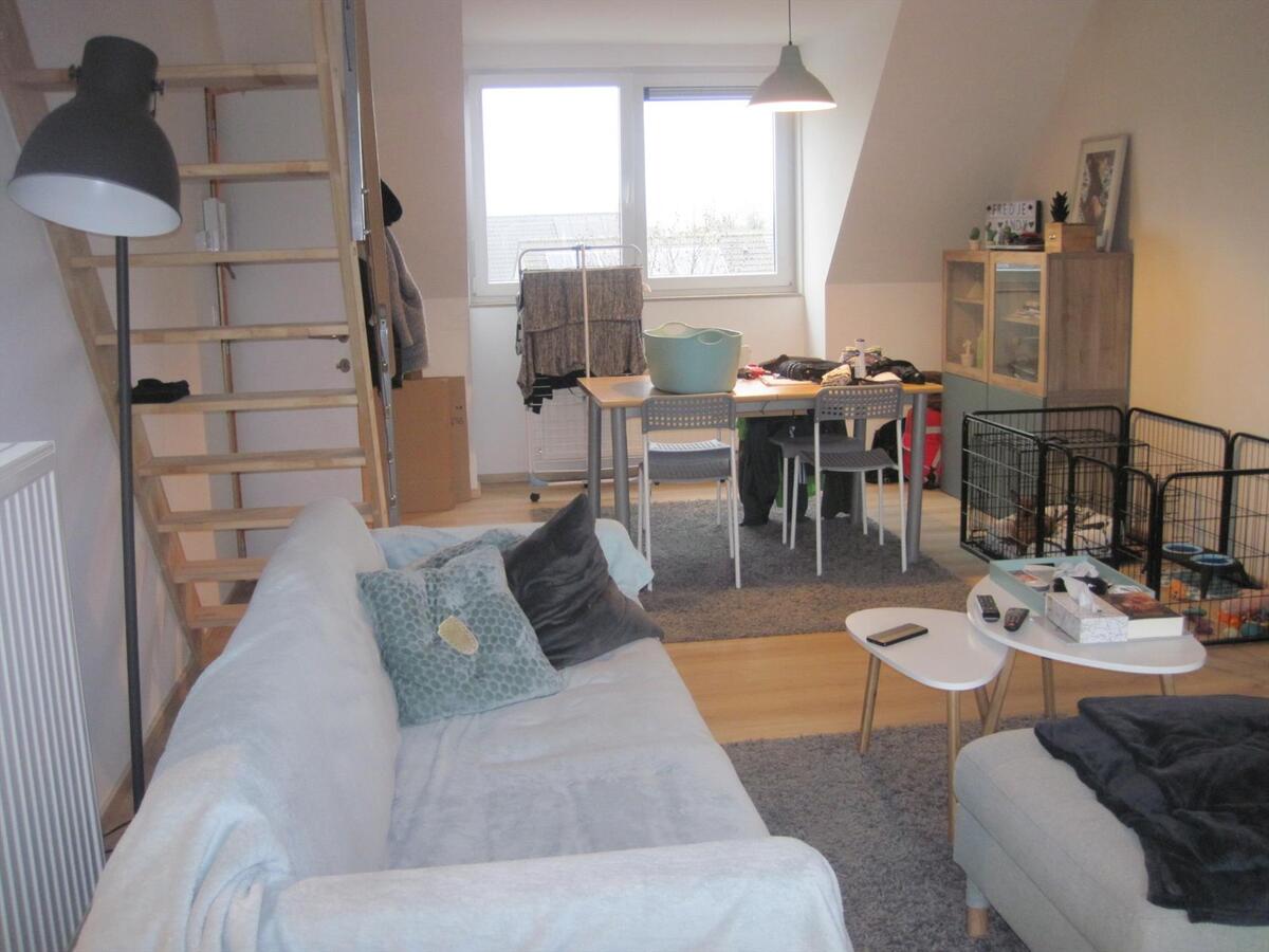 Duplex-appartement mét garage. 