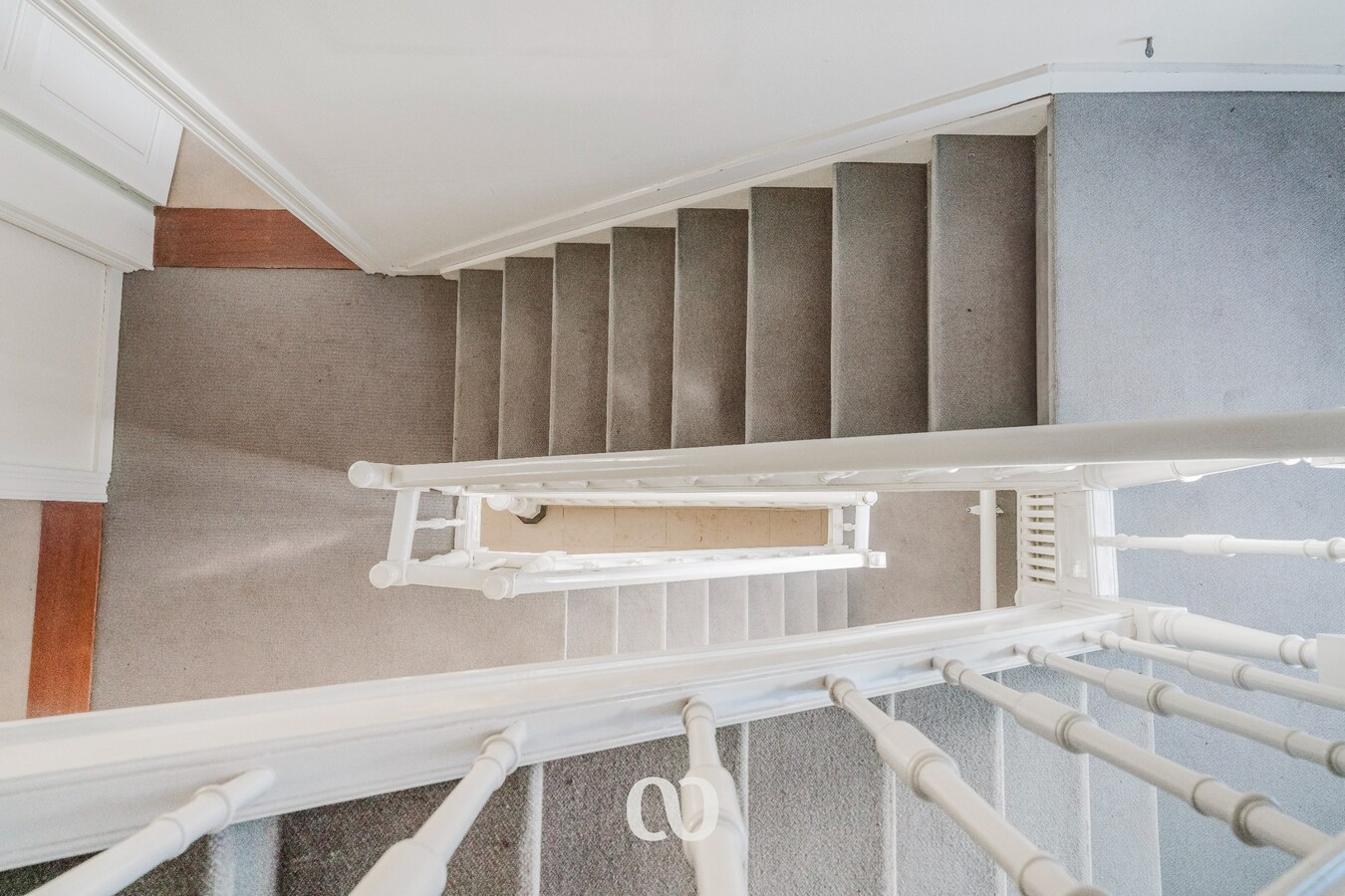 Tijdloze herenwoning met authentieke charme en indrukwekkende ruimte 