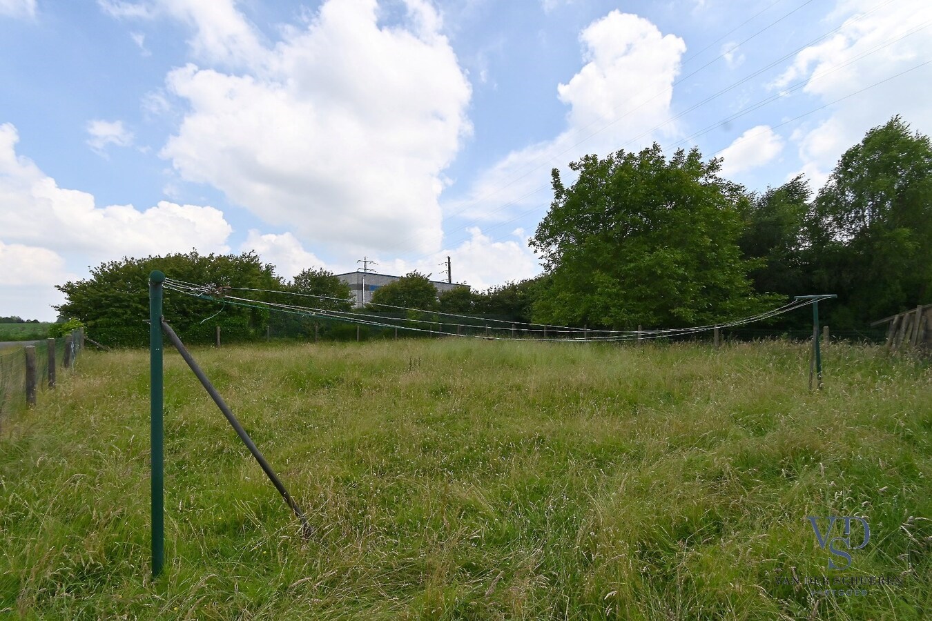 Degelijke eengezinswoning, landelijk gelegen 