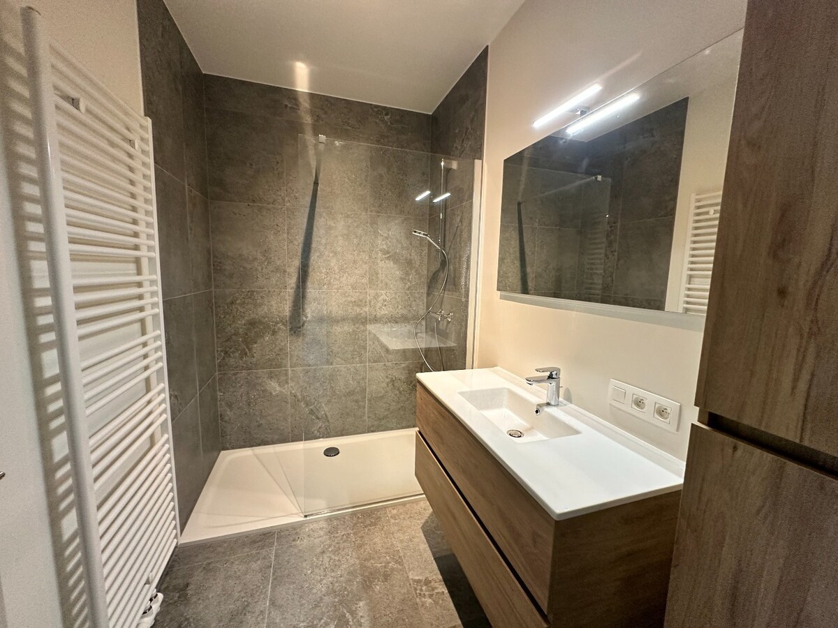 Nieuwbouwappartement met twee slaapkamers en zonnig terras 