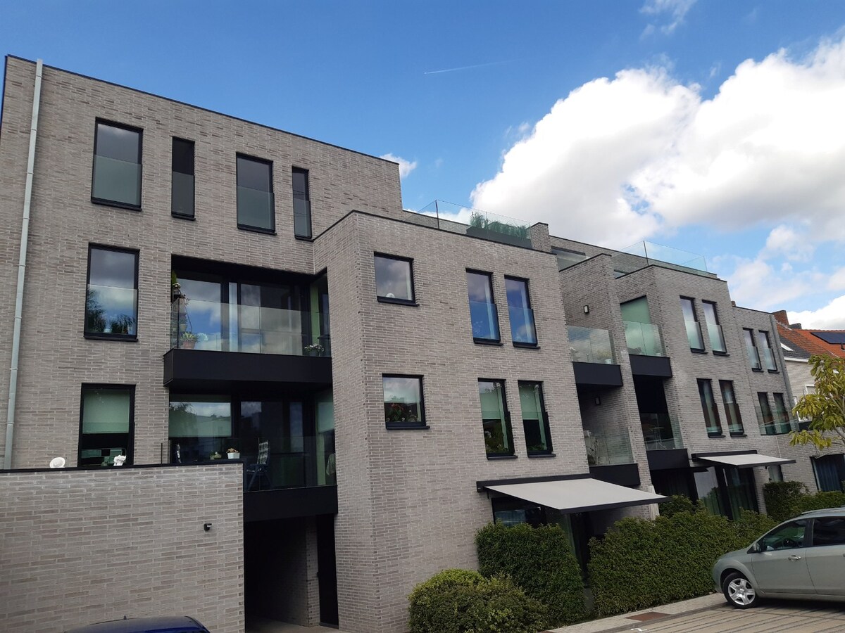 Ruim, energiezuinig 3- slaapkamer appartement. 