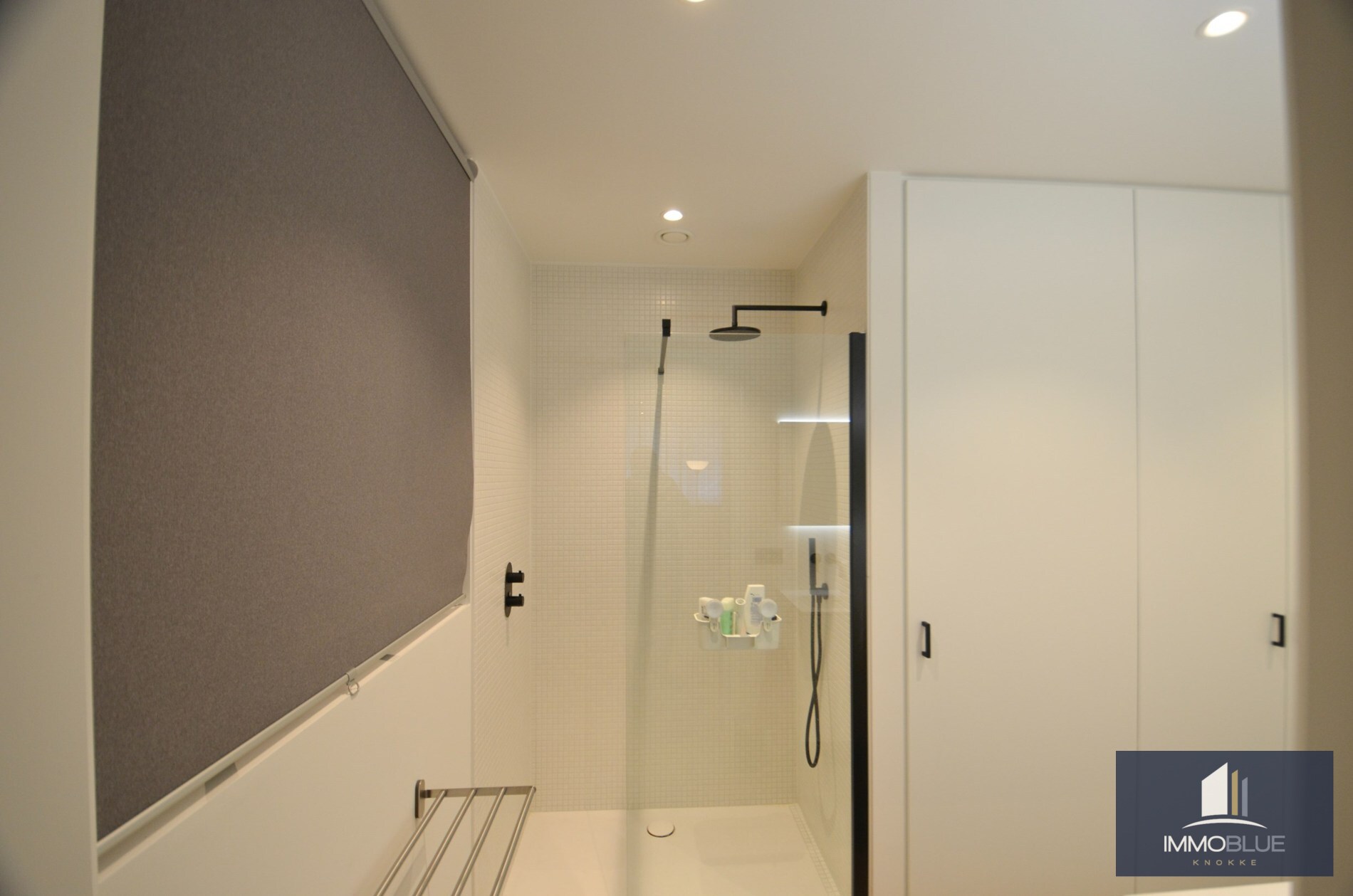 Appartement très récent, idéalement situé à quelques pas de la mer. 
