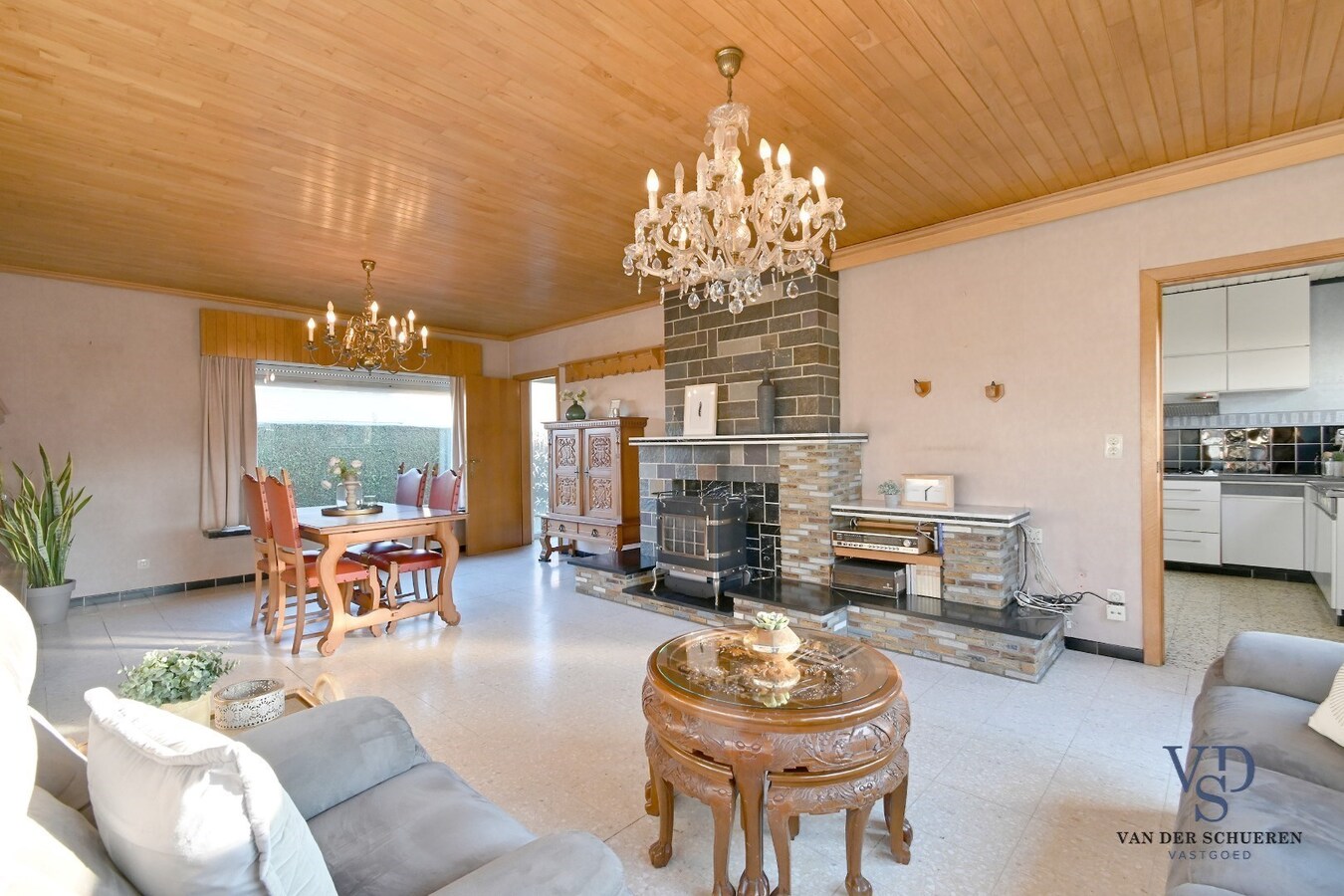 Degelijke bungalowwoning gelegen in een rustige verkaveling 