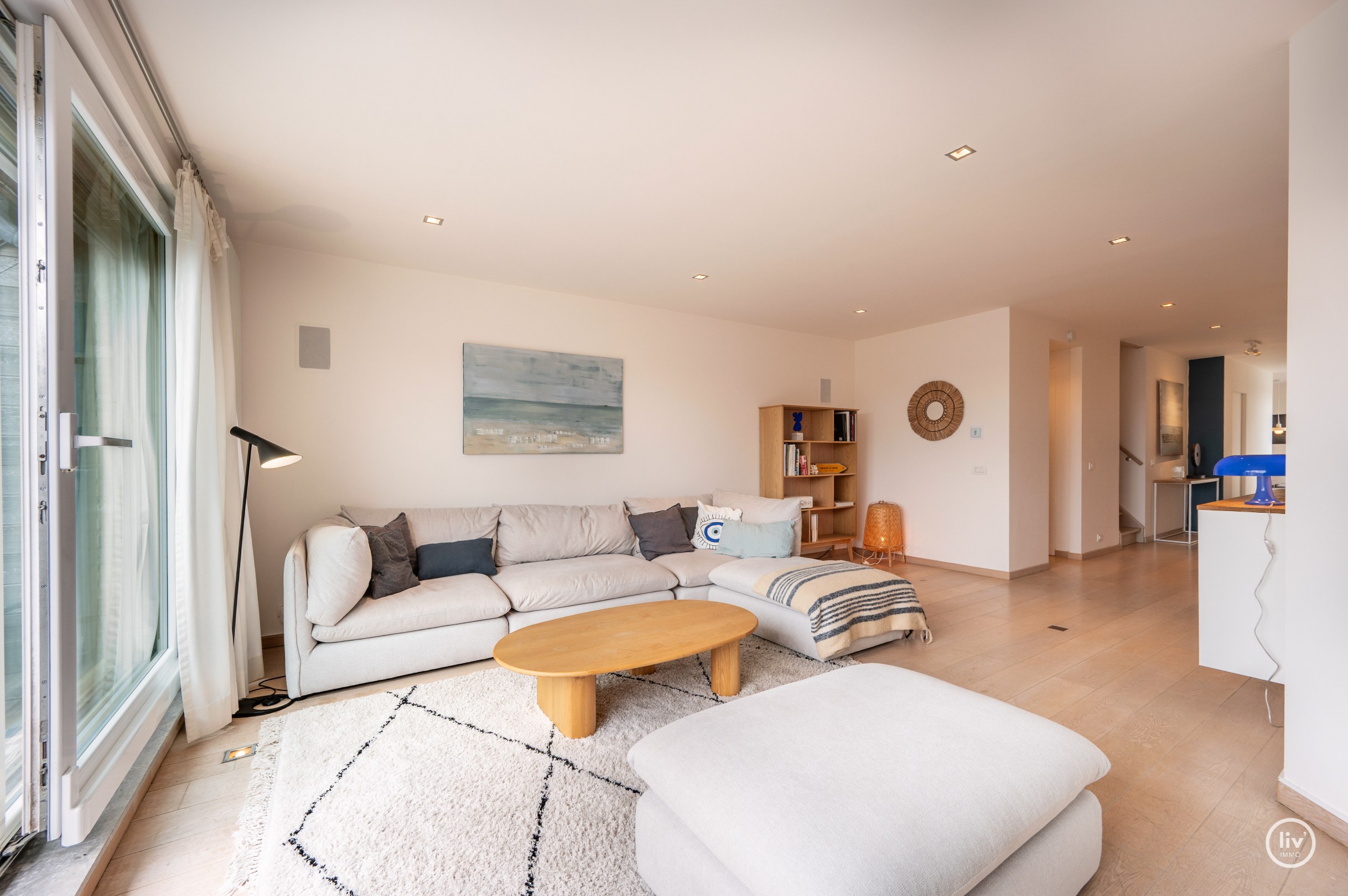 Zuidgericht en tevens instapklaar 4-slaapkamer appartement (159m2!) voorzien van 2 ruime terrassen met mogelijkheid tot aankoop van een XL-garagebox. 