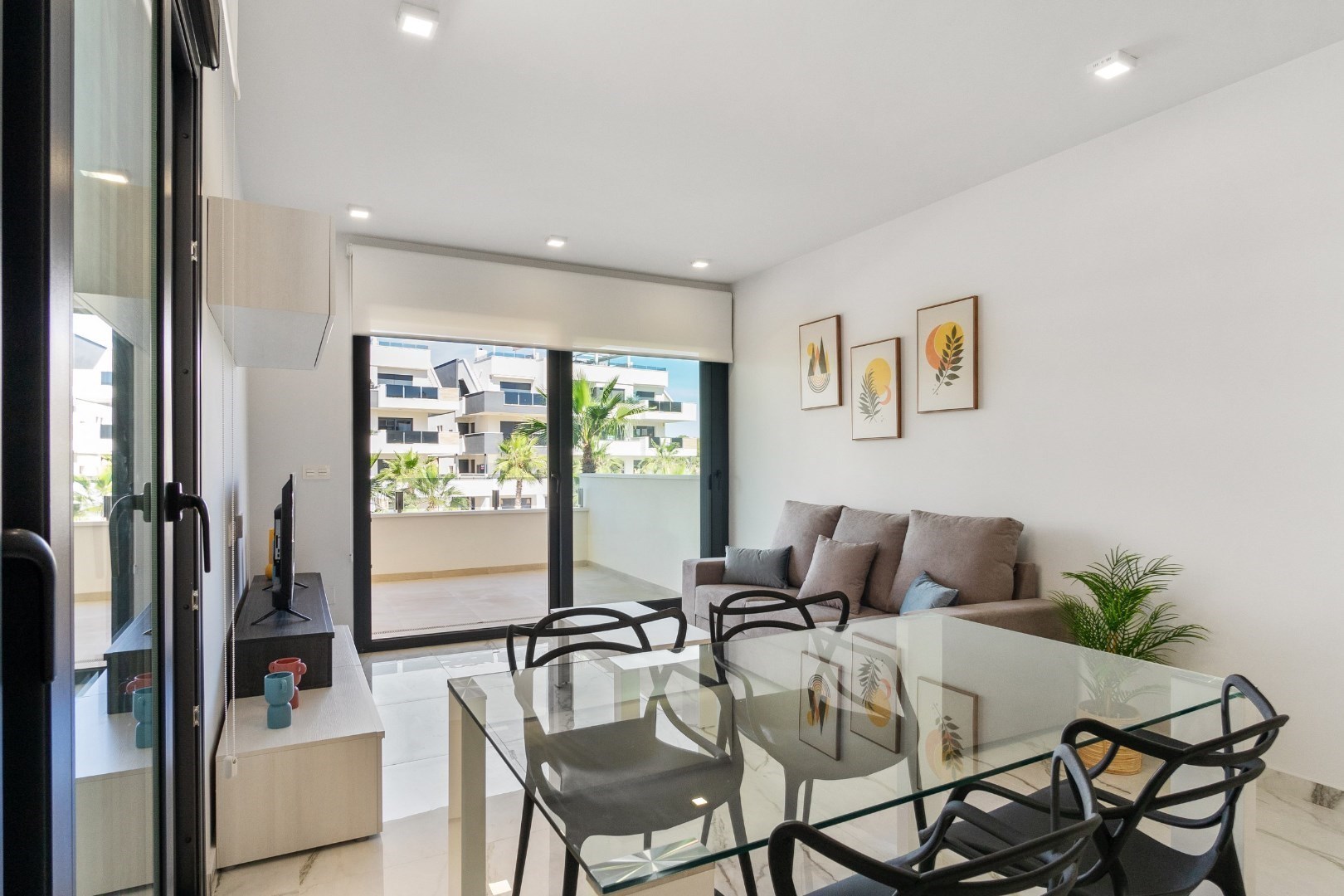 SECOND HOME BEURS AANBIEDING!! Volledig ingericht nieuw appartement - direct beschikbaar! 