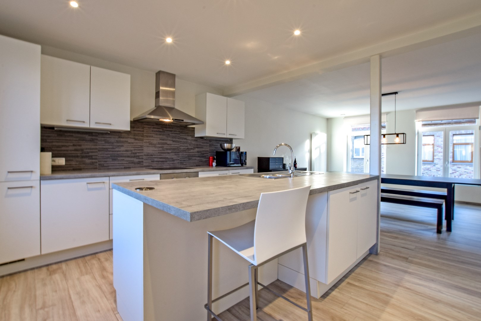 Goed gelegen opbrengsteigendom met een bruikbare vloeroppervlakte van 220m² 