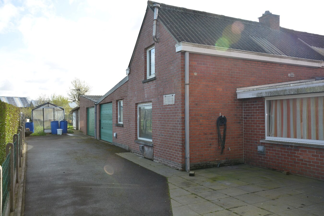 Karaktervolle woning met dubbele garage op 1.408m² 