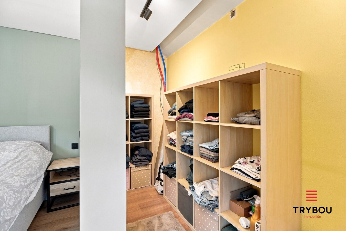 Uitstekende gelegen woning met loods en tuin! 