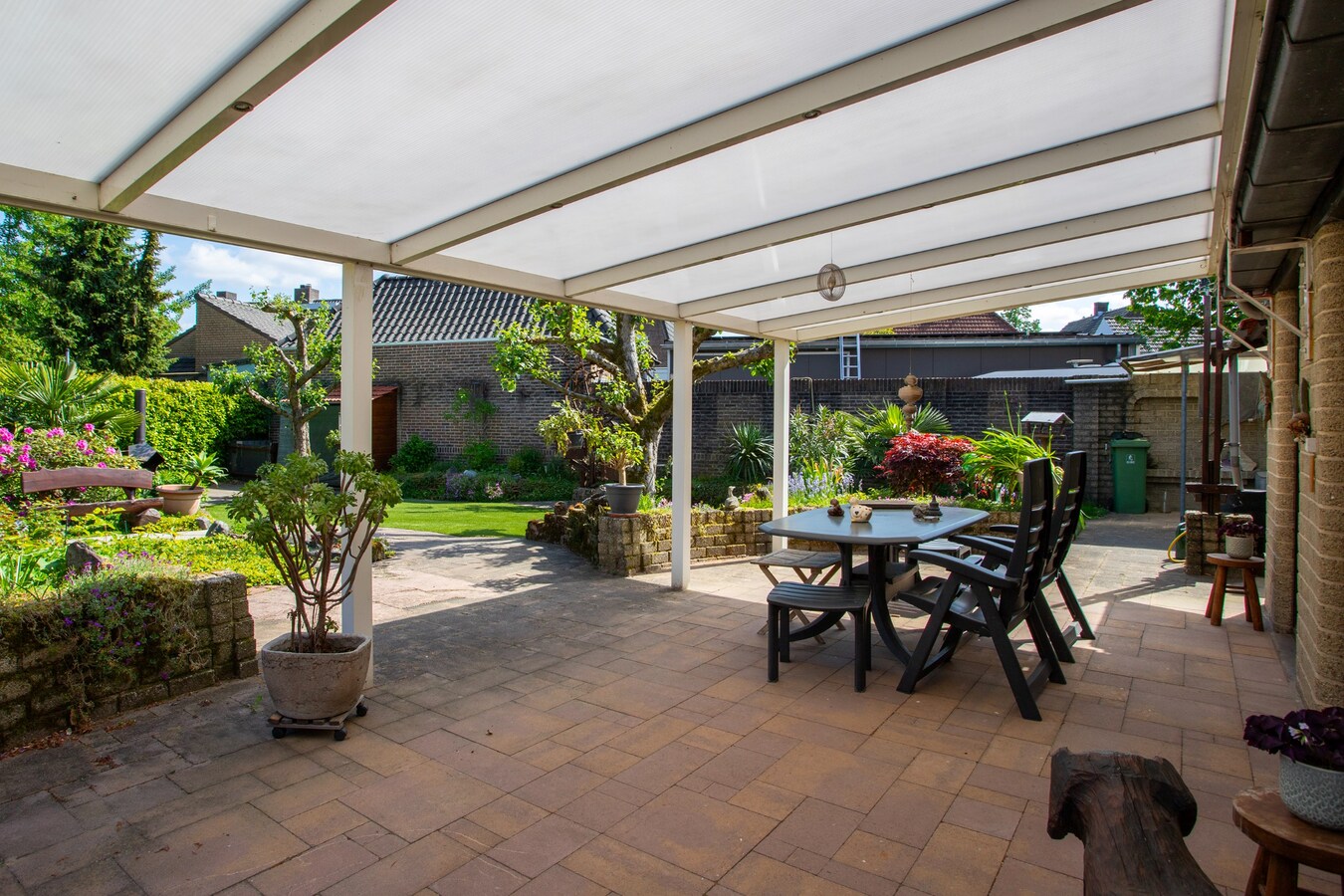 Vrijstaande woning met karakter, ruimte en een verrassende buitenruimte. 