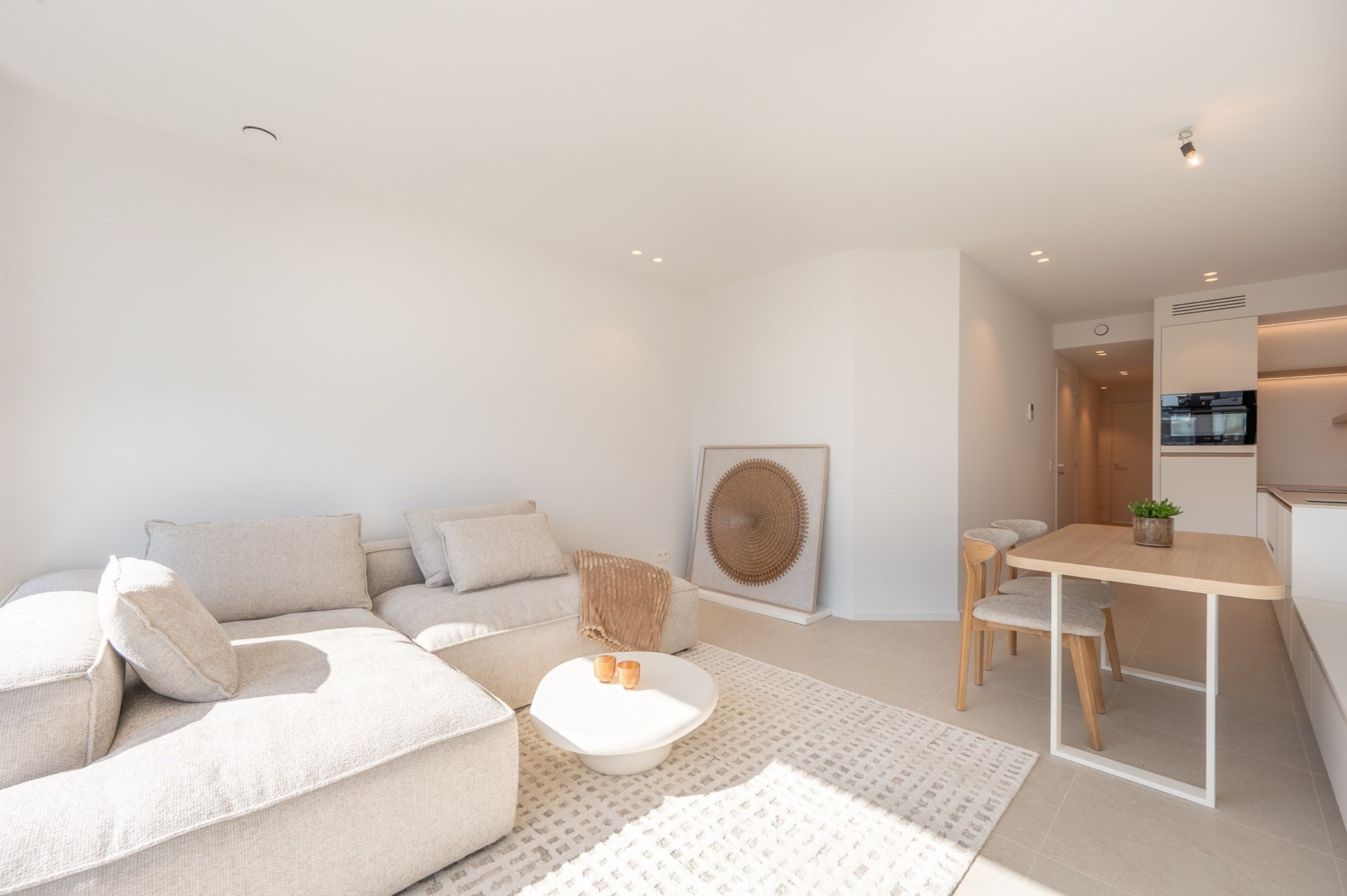 Volledig afgewerkt nieuwbouw app. met aangename zichten  gelegen in het centrum van Knokke. 