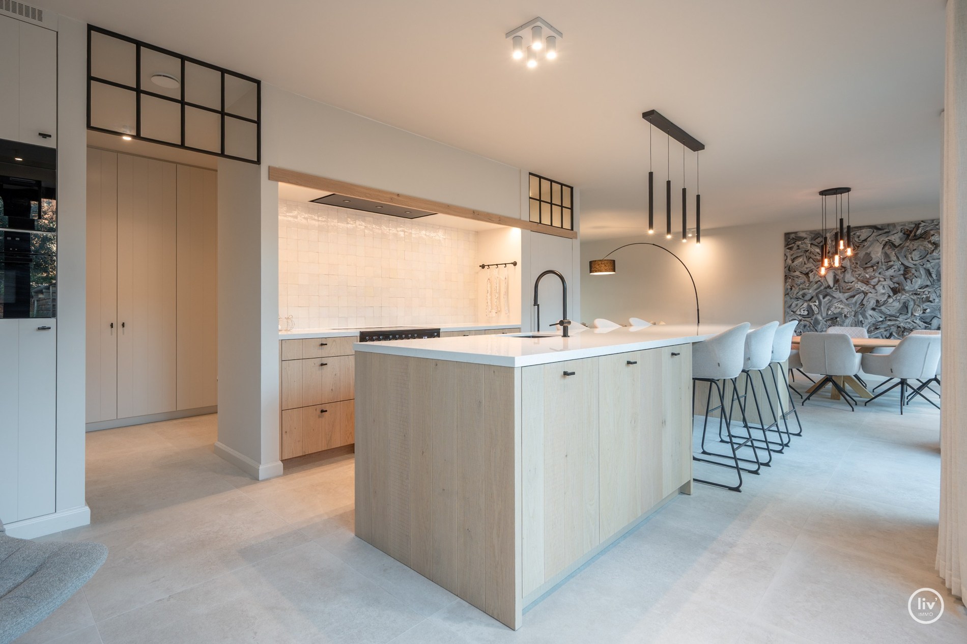 Luxueus afgewerkte energie zuinige woning met zwembad te Knokke 