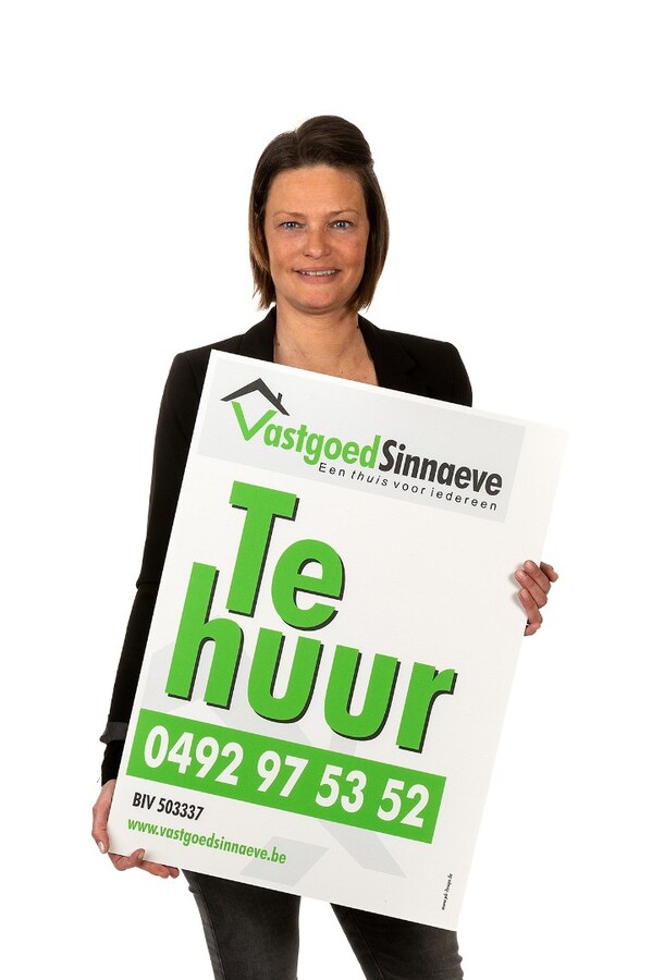 In het centrum gelegen dakappartement met 2 zonneterrassen te Koekelare 