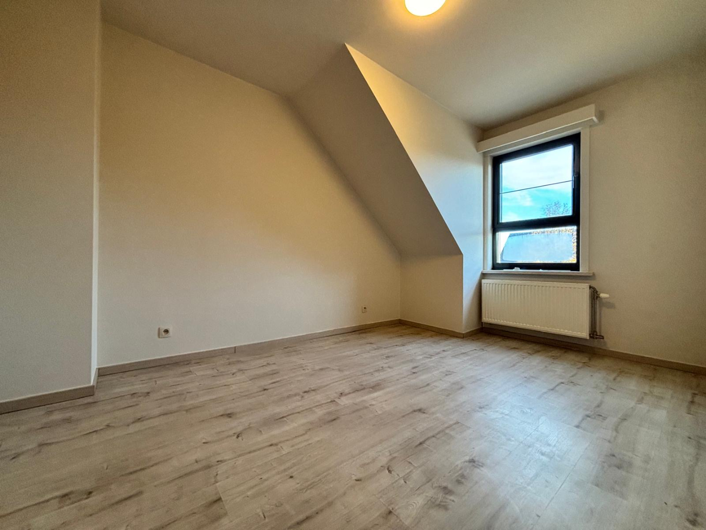 Ruime gerenoveerde duplex nabij centrum Balen te huur 