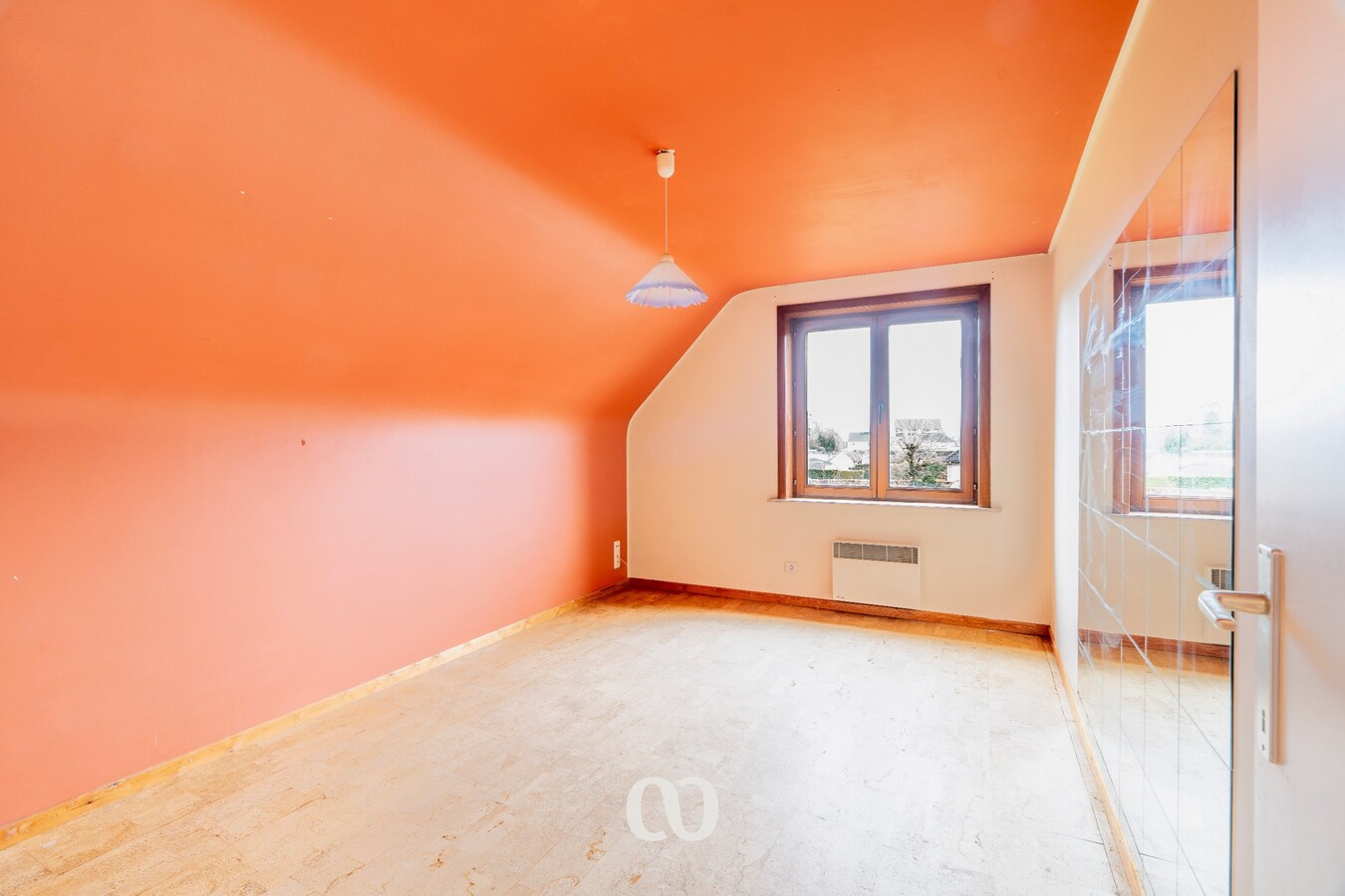 Karaktervolle en ruime woning met 3 slaapkamers en garage nabij het centrum van Oudenaarde 