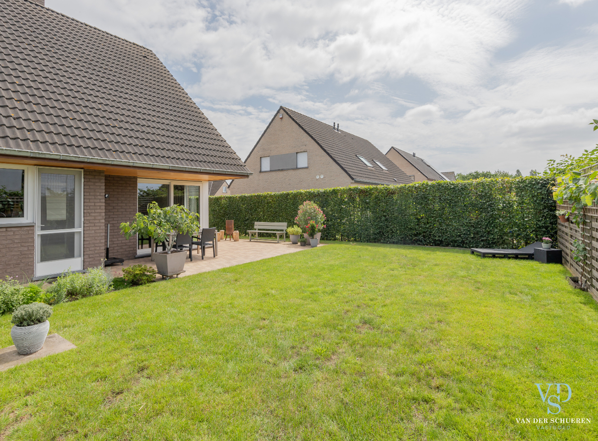 Eigentijdse, energiezuinige Open Bebouwing. Tijdloos én praktisch ! 