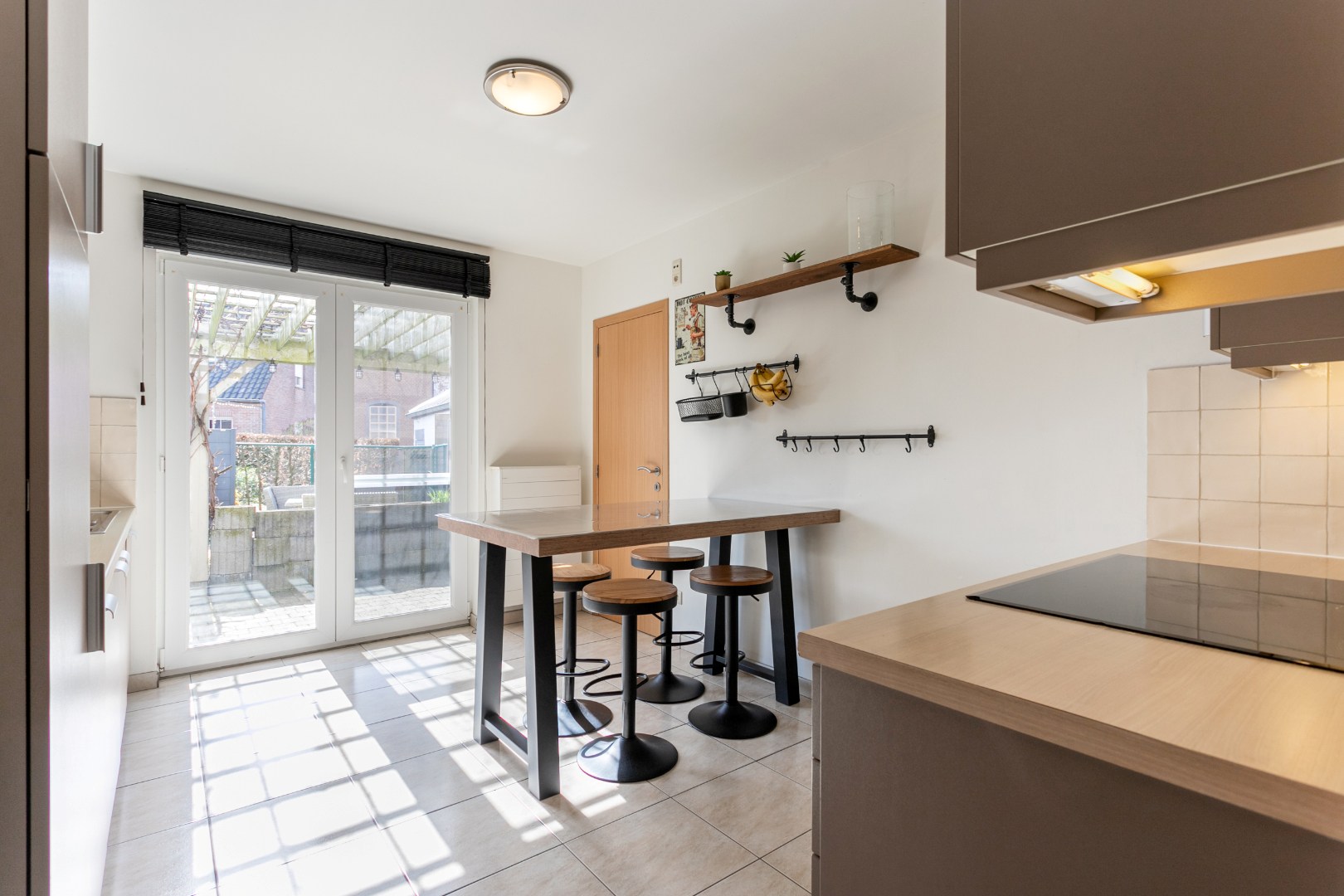 Recente woning (EPC B) met 5 slaapkamers en tuin te Vollezele 