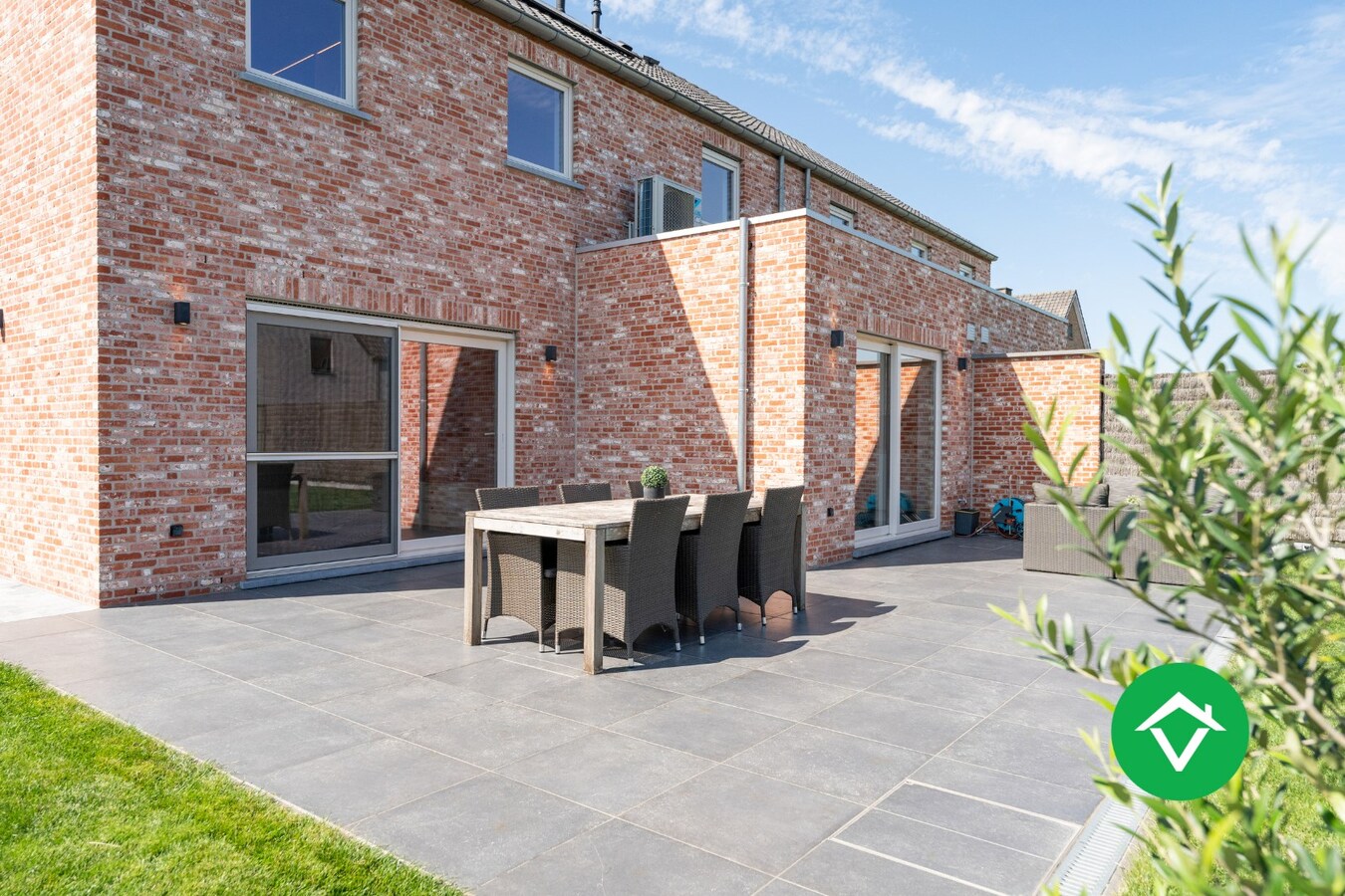 Recente nieuwbouwwoning met vier slaapkamers te Menen 