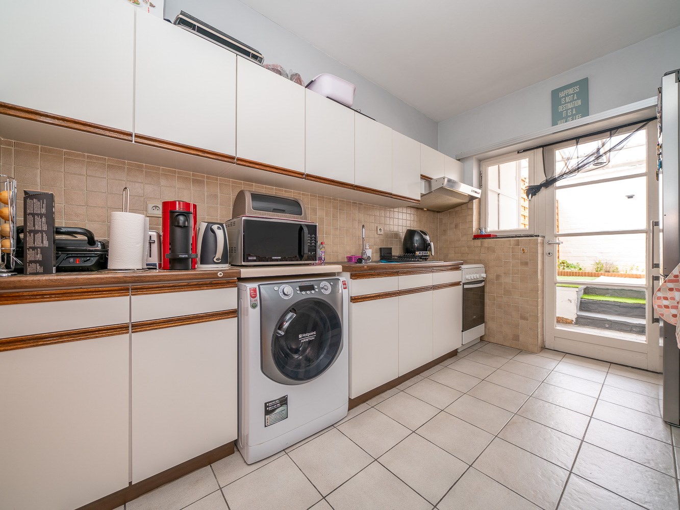 Opbrengsteigendom met 3 units op zeer gunstige locatie 