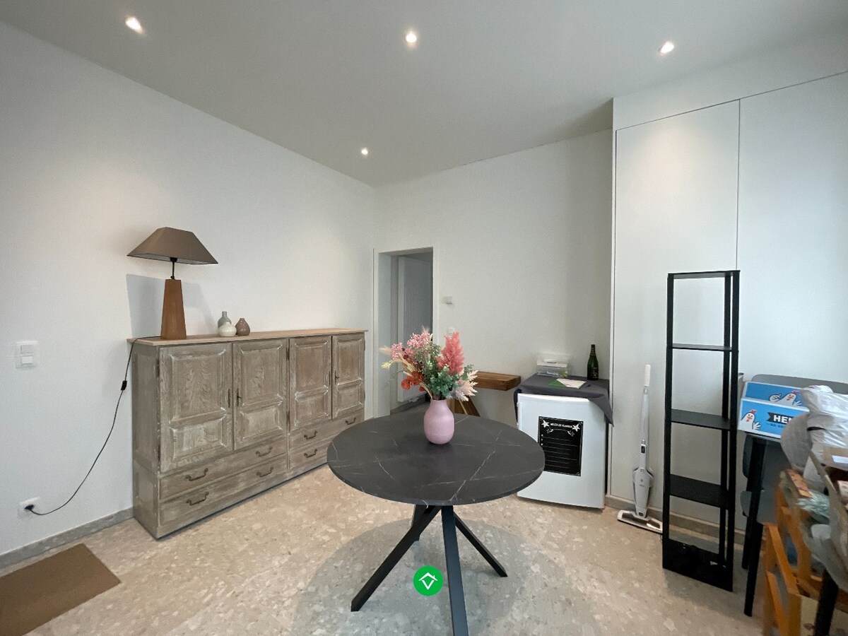 Gerenoveerde woning met 2 slaapkamers in centrum Roeselare 