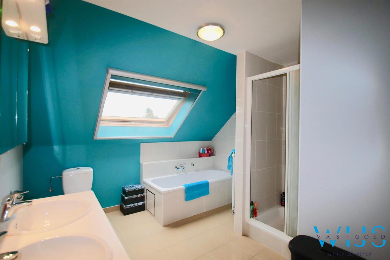 Instapklaar en zeer gezellig woonhuis in een rustige wijk te EEKLO ! 